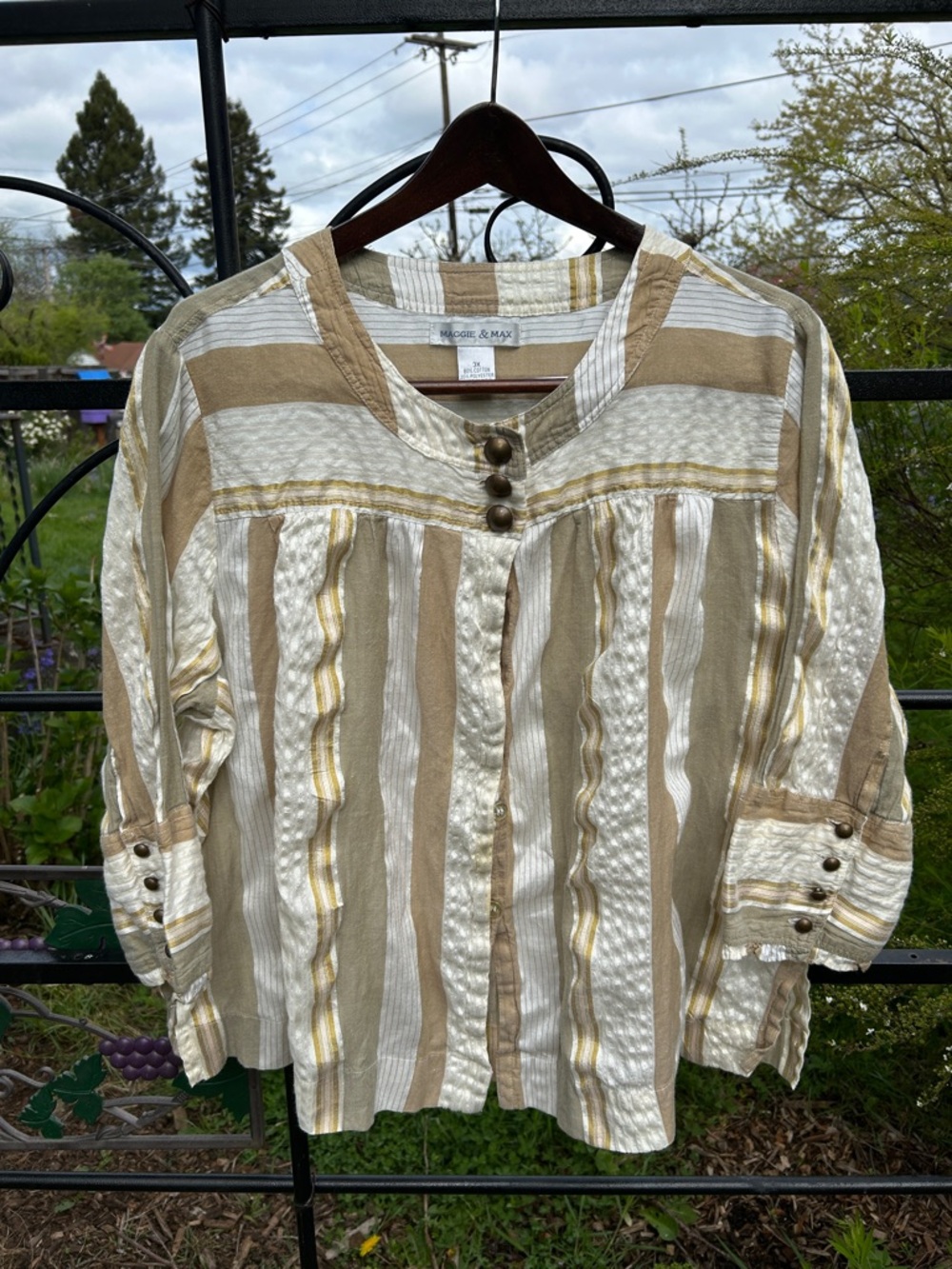 Maggie & Max gold and cream dressy blouse size 3X